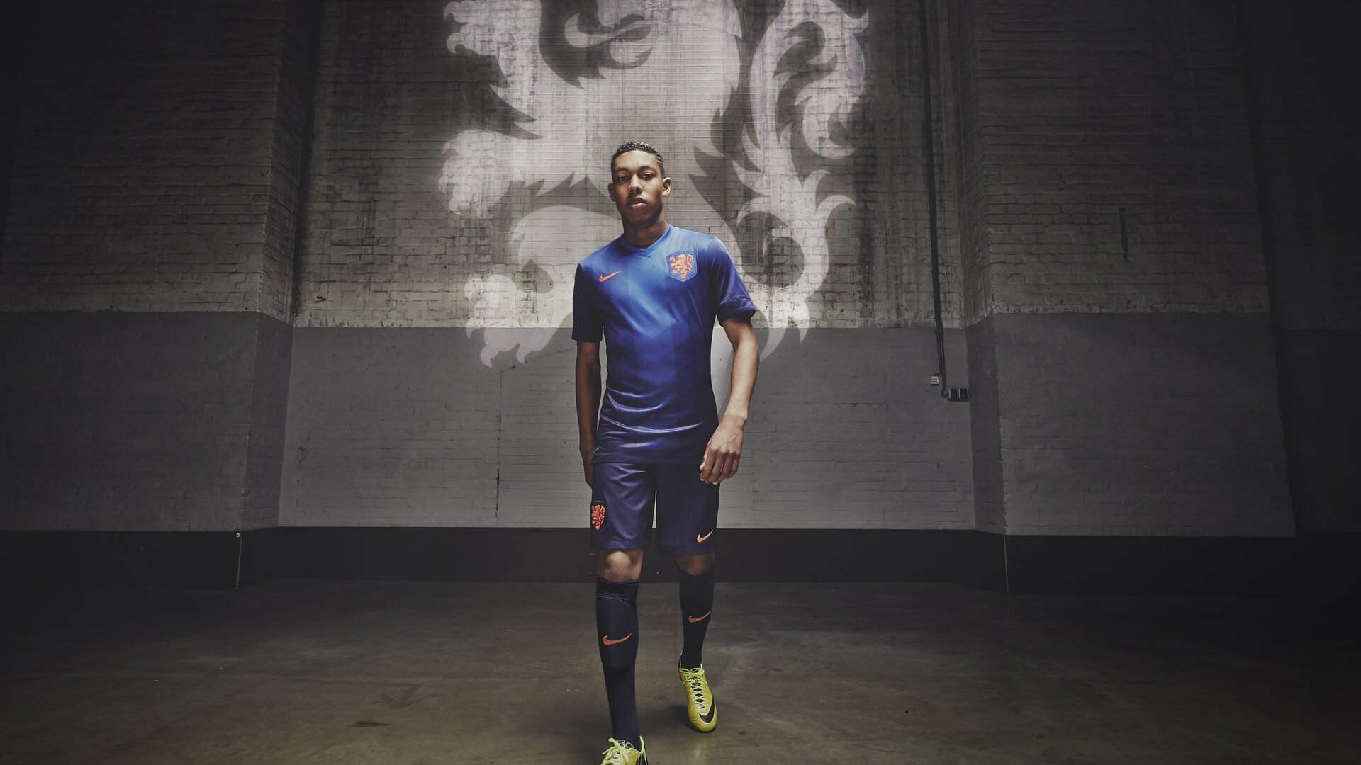 战队比赛服全新升级设计融入城市元素，战队赛标志怎么装备