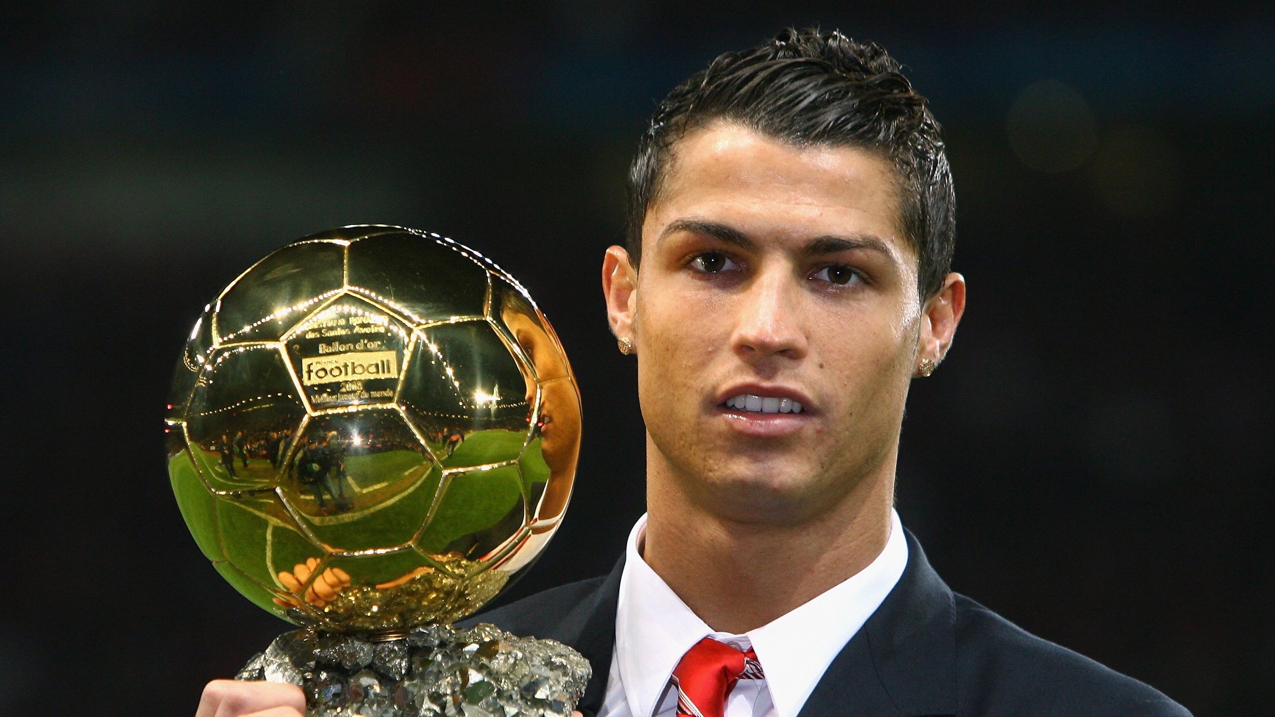 武磊专访 留洋之路充满挑战，武磊留洋一共进多少球