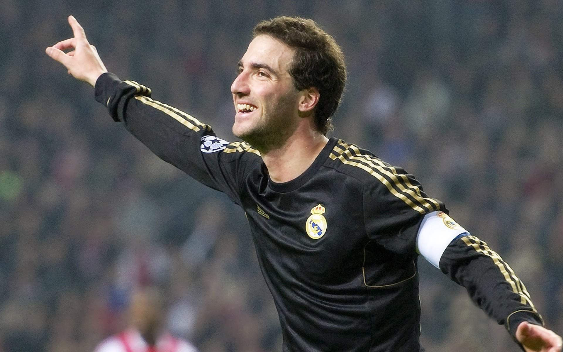 “胡利安·门德斯:阿根廷美洲狮队的前场尖兵,未来值得期待”